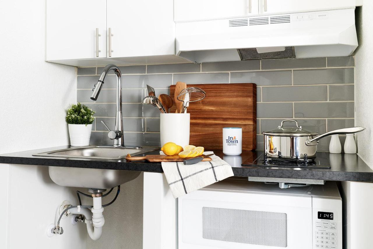 Intown Suites Extended Stay Raleigh Nc- Capital Blvd 외부 사진